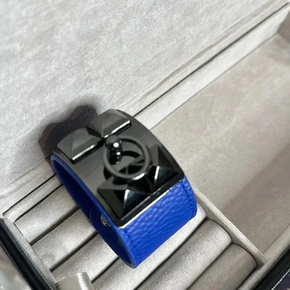 Blue Buckle Snap Faux Leather Bracelet - Picture 9 of 9